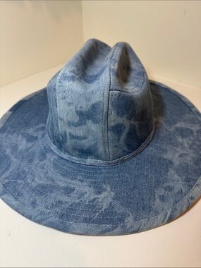 Wyeth blue patterned denim cowboy hat. Shapeable brim. OS.